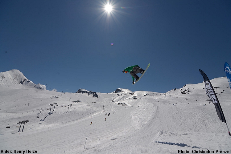 Shifty Tailgrab beim NITRO x elooa Camp Goodtimes auf dem Kitzsteinhorn/AUT - Mai 2016
