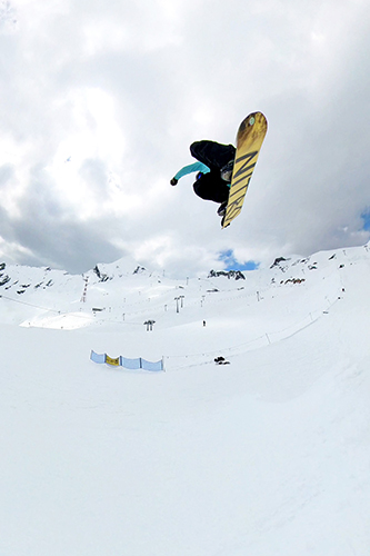 Shifty Tailgrab beim elooa x NITRO CampGoodtimes auf dem Kitzsteinhorn / AUT - Mai 2023